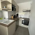 Superbe T3 De 66 M² Centre Avec Parking Et Balcon A 200m De La - Fr-1-374-196 * Arcachon