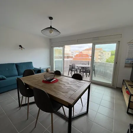Superbe T3 De 66 M² Centre Avec Parking Et Balcon A 200m De La