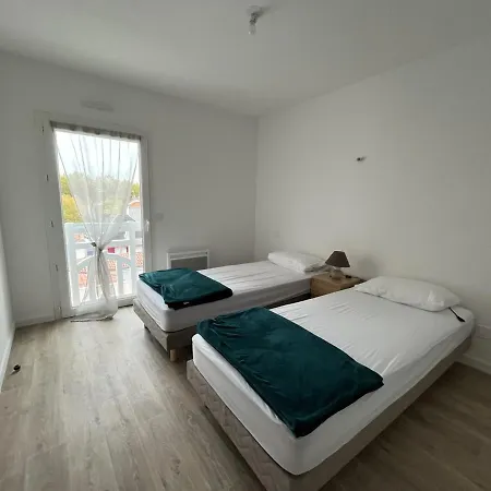 شقة Superbe T3 De 66 M² Centre Avec Parking Et Balcon A 200m De La - Fr-1-374-196