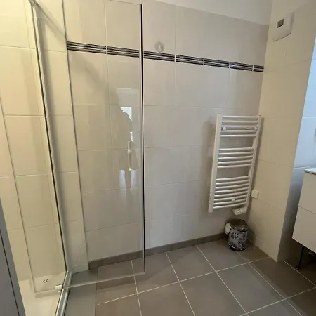 Superbe T3 De 66 M² Centre Avec Parking Et Balcon A 200m De La - Fr-1-374-196 شقة *