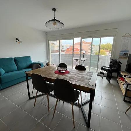 Superbe T3 De 66 M² Centre Avec Parking Et Balcon A 200m De La - Fr-1-374-196 * آركاشو