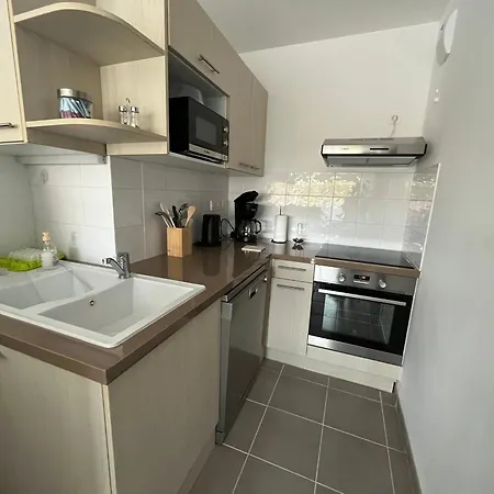 Superbe T3 De 66 M² Centre Avec Parking Et Balcon A 200m De La - Fr-1-374-196 * آركاشو