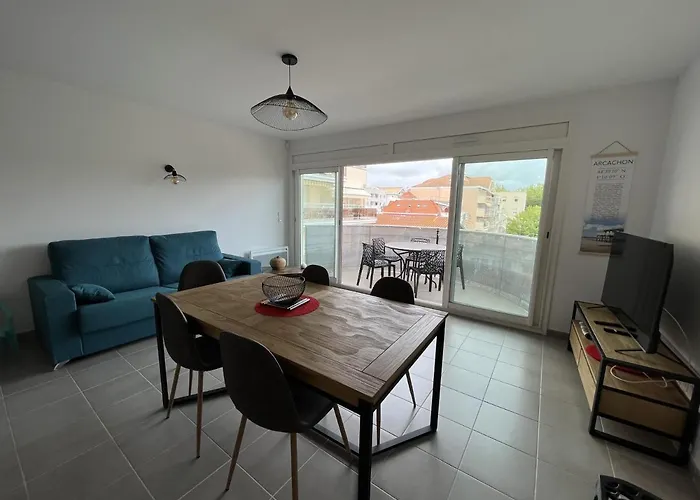 Superbe T3 De 66 M² Centre Avec Parking Et Balcon A 200m De La - Fr-1-374-196